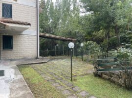 Appartamento con giardino comune